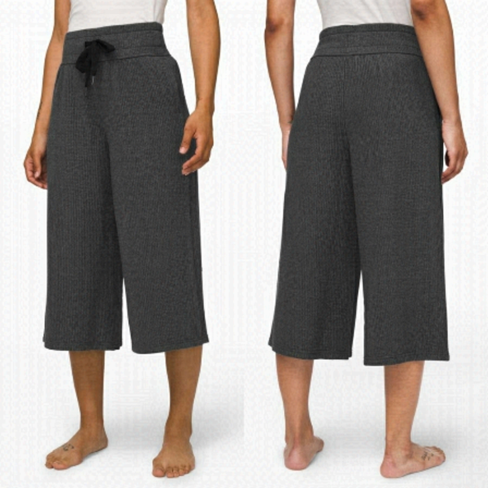 Lululemon Retreat Yourself wide leg crops size 4